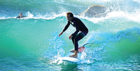 Arugambay is ideal for a surfing adventure.